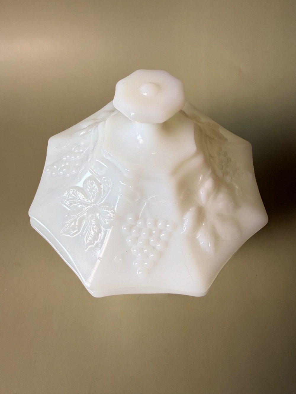 Anchor Hocking Grape Covered Candy Dish | Octagon Lidded Dish - Picture 7 of 9